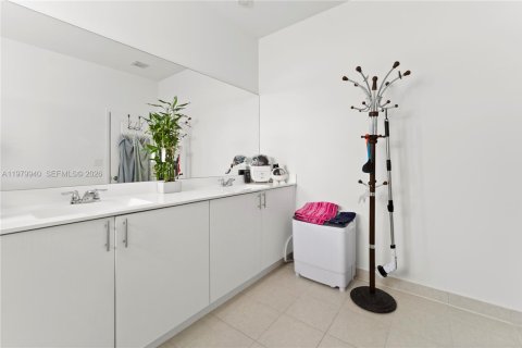 Купить таунхаус в Майами, Флорида 3 спальни, 157.47м2, № 2049563 - фото 19