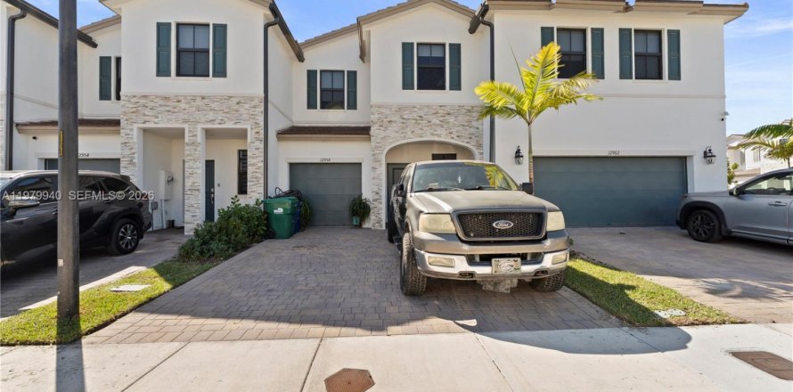 Таунхаус в Майами, Флорида 3 спальни, 157.47м2 № 2049563