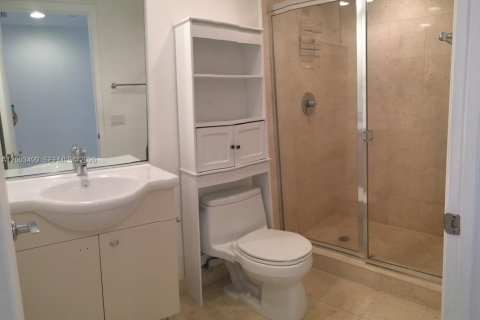 Copropriété à louer à Hallandale Beach, Floride: 3 chambres, 144.37 m2 № 2378381 - photo 13