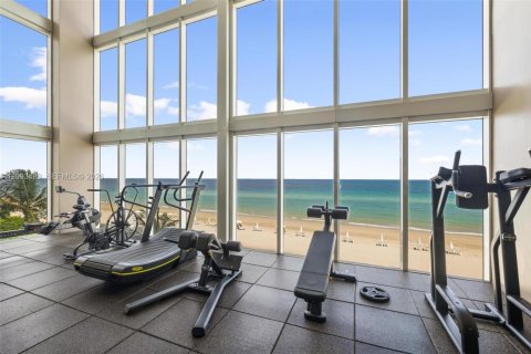 Copropriété à louer à Hallandale Beach, Floride: 3 chambres, 144.37 m2 № 2378381 - photo 19