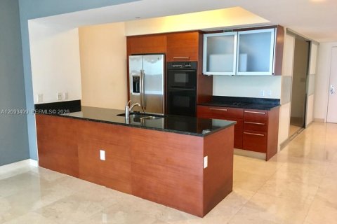 Copropriété à louer à Hallandale Beach, Floride: 3 chambres, 144.37 m2 № 2378381 - photo 4