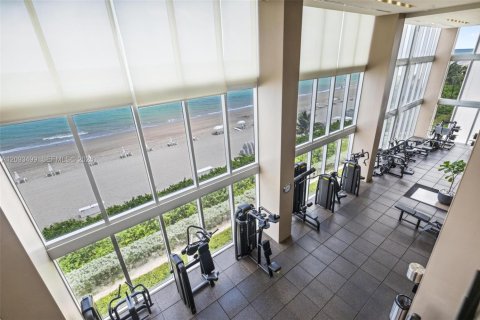 Copropriété à louer à Hallandale Beach, Floride: 3 chambres, 144.37 m2 № 2378381 - photo 20