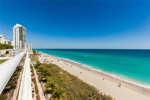 Copropriété à louer à Hallandale Beach, Floride: 3 chambres, 144.37 m2 № 2378381 - photo 27
