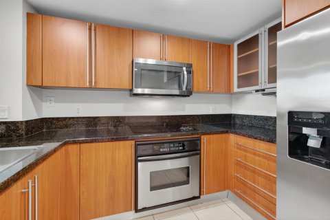 Copropriété à vendre à West Palm Beach, Floride: 2 chambres, 104.98 m2 № 2246198 - photo 27
