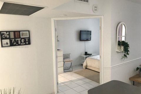 Condominio en alquiler en Miami Beach, Florida, 1 dormitorio, 51.1 m2 № 1963063 - foto 7