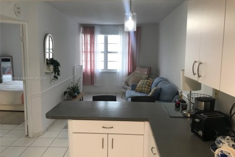 Condominio en alquiler en Miami Beach, Florida, 1 dormitorio, 51.1 m2 № 1963063 - foto 3