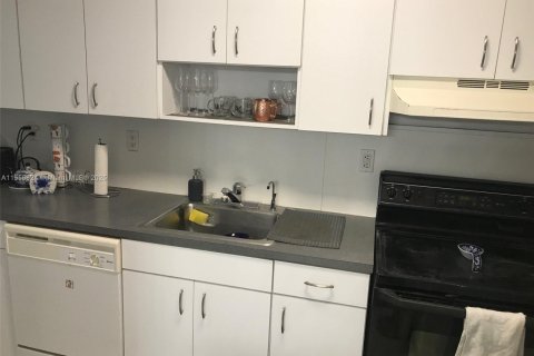 Condominio en alquiler en Miami Beach, Florida, 1 dormitorio, 51.1 m2 № 1963063 - foto 14