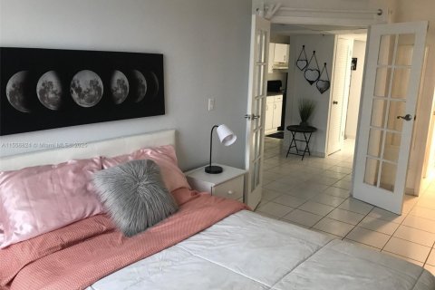Condominio en alquiler en Miami Beach, Florida, 1 dormitorio, 51.1 m2 № 1963063 - foto 9