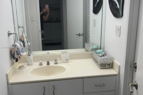 Condominio en alquiler en Miami Beach, Florida, 1 dormitorio, 51.1 m2 № 1963063 - foto 15