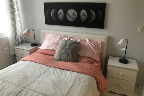 Condominio en alquiler en Miami Beach, Florida, 1 dormitorio, 51.1 m2 № 1963063 - foto 10