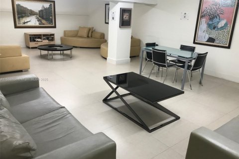 Condominio en alquiler en Miami Beach, Florida, 1 dormitorio, 51.1 m2 № 1963063 - foto 27