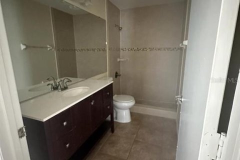 House in Orlando, Florida 3 bedrooms, 104.79 sq.m. № 2283764 - photo 11