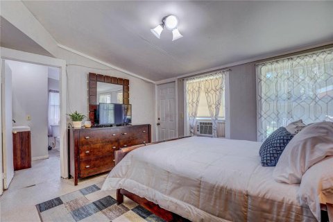 House in Tampa, Florida 3 bedrooms, 113.15 sq.m. № 1912543 - photo 23