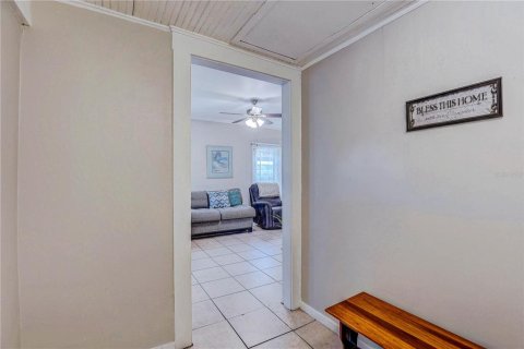 House in Tampa, Florida 3 bedrooms, 113.15 sq.m. № 1912543 - photo 9
