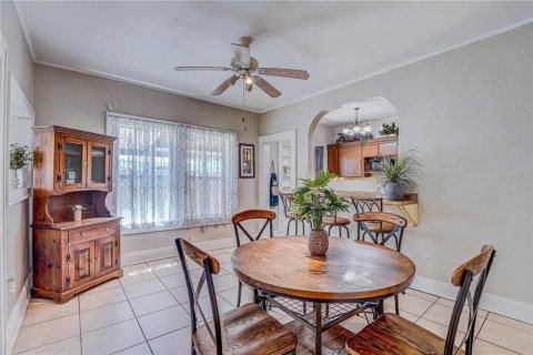 House in Tampa, Florida 3 bedrooms, 113.15 sq.m. № 1912543 - photo 15