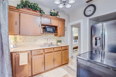 House in Tampa, Florida 3 bedrooms, 113.15 sq.m. № 1912543 - photo 19