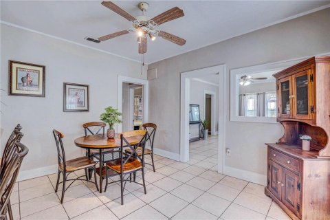 House in Tampa, Florida 3 bedrooms, 113.15 sq.m. № 1912543 - photo 14