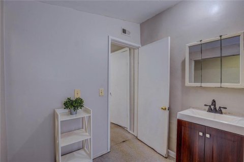 House in Tampa, Florida 3 bedrooms, 113.15 sq.m. № 1912543 - photo 26