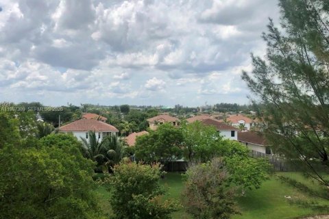 Снять в аренду кондоминиум в Майами, Флорида 1 спальня, 71.81м2, № 2047723 - фото 2