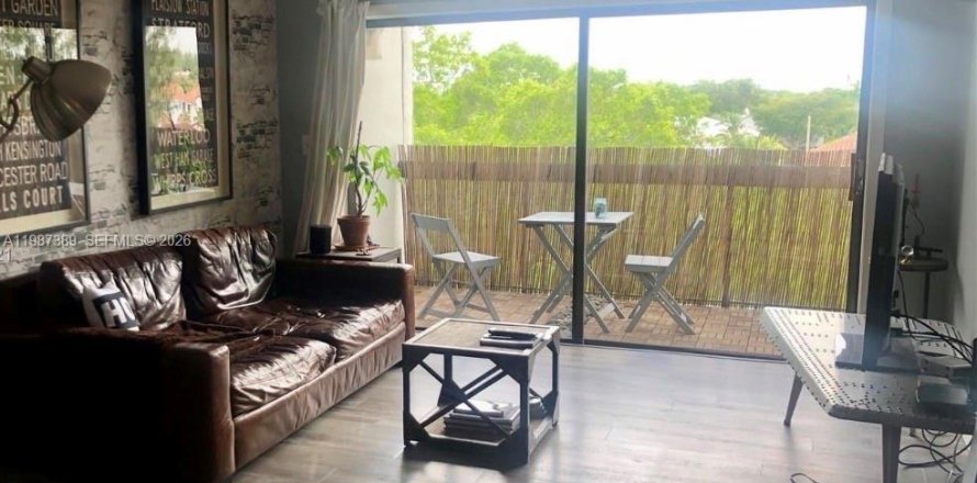 Кондоминиум с 1 спальней в Майами, Флорида № 2047723