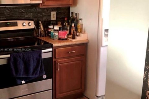 Снять в аренду кондоминиум в Майами, Флорида 1 спальня, 71.81м2, № 2047723 - фото 5