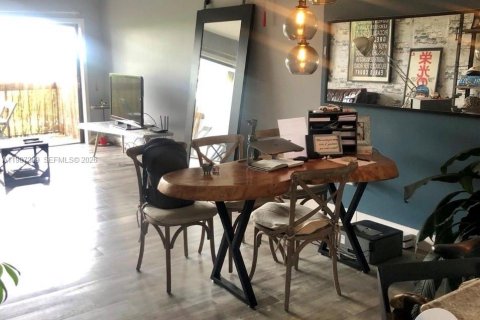 Снять в аренду кондоминиум в Майами, Флорида 1 спальня, 71.81м2, № 2047723 - фото 4