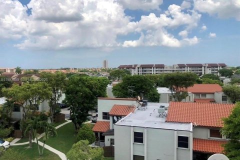 Снять в аренду кондоминиум в Майами, Флорида 1 спальня, 71.81м2, № 2047723 - фото 11