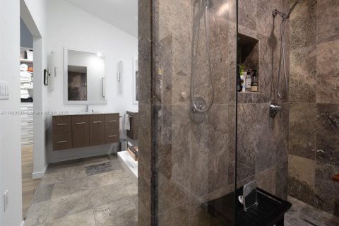 Villa ou maison à vendre à Gainesville, Floride: 4 chambres, 423.63 m2 № 1922071 - photo 16
