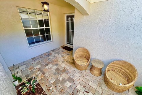 Villa ou maison à louer à Sarasota, Floride: 3 chambres, 151.24 m2 № 2388690 - photo 2