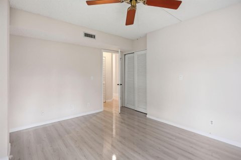 Condo in Boynton Beach, Florida, 2 bedrooms  № 2249472 - photo 18