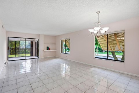 Condo in Boynton Beach, Florida, 2 bedrooms  № 2249472 - photo 9