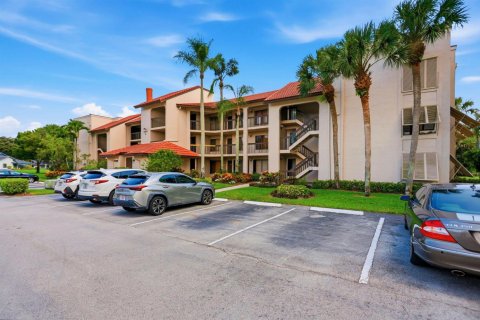 Condo in Boynton Beach, Florida, 2 bedrooms № 2249472