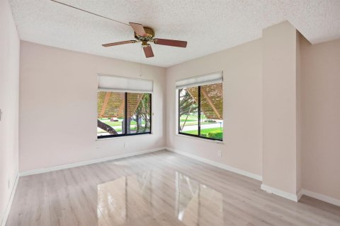 Condo in Boynton Beach, Florida, 2 bedrooms  № 2249472 - photo 17