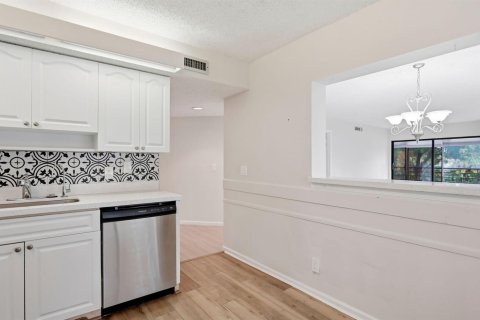 Condo in Boynton Beach, Florida, 2 bedrooms  № 2249472 - photo 7