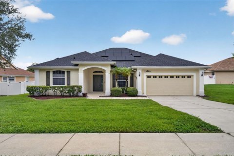 House in Clermont, Florida 4 bedrooms, 222.78 sq.m. № 2284664