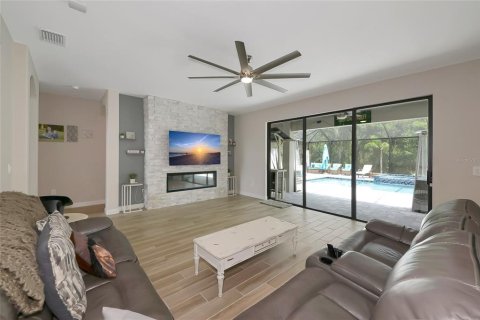 House in LORRAINE LAKES in Bradenton, Florida 6 bedrooms, 327.02 sq.m. № 1789216 - photo 15
