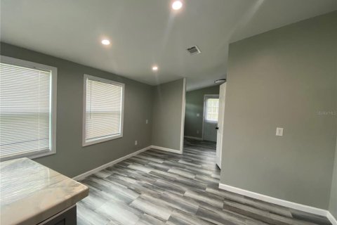 Снять в аренду квартиру в Уэсли-Чепел, Флорида 3 спальни, 150.5м2, № 1812667 - фото 11