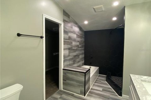 Снять в аренду квартиру в Уэсли-Чепел, Флорида 3 спальни, 150.5м2, № 1812667 - фото 16