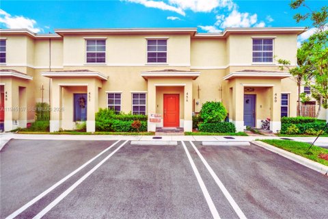 Townhouse in Florida City, Florida 2 bedrooms, 112.23 sq.m. № 2001442