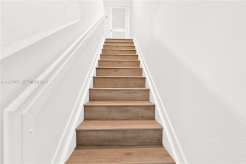 Townhouse in Florida City, Florida 2 bedrooms, 112.23 sq.m. № 2001442 - photo 9