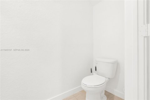 Townhouse in Florida City, Florida 2 bedrooms, 112.23 sq.m. № 2001442 - photo 5