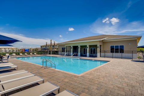 Townhouse in Florida City, Florida 2 bedrooms, 112.23 sq.m. № 2001442 - photo 15