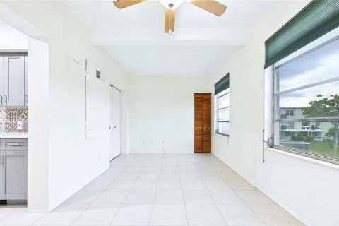 Condo in Clearwater, Florida, 2 bedrooms  № 2231295 - photo 30