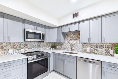 Condo in Clearwater, Florida, 2 bedrooms  № 2231295 - photo 22