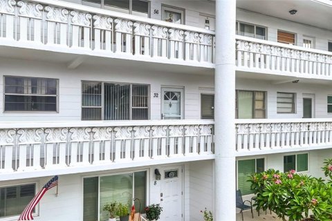 Condo in Clearwater, Florida, 2 bedrooms  № 2231295 - photo 5