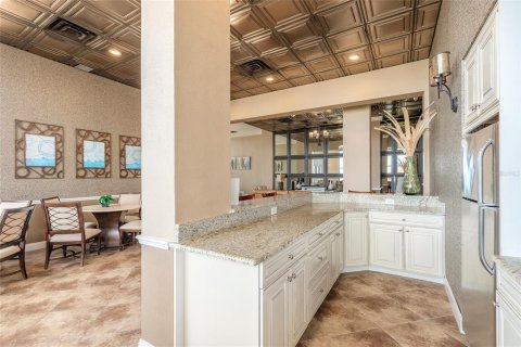 Condo in Daytona Beach Shores, Florida, 2 bedrooms  № 2378947 - photo 4