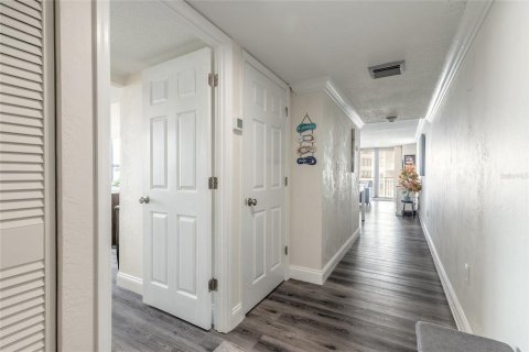 Condo in Daytona Beach Shores, Florida, 2 bedrooms  № 2378947 - photo 23