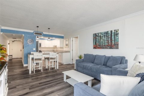 Condo in Daytona Beach Shores, Florida, 2 bedrooms  № 2378947 - photo 14