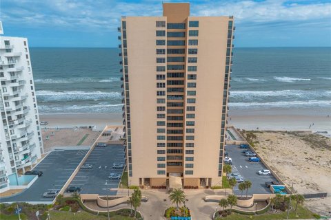 Condo in Daytona Beach Shores, Florida, 2 bedrooms  № 2378947