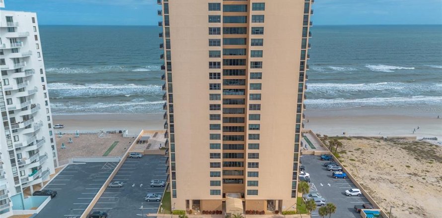 Condo in Daytona Beach Shores, Florida, 2 bedrooms  № 2378947